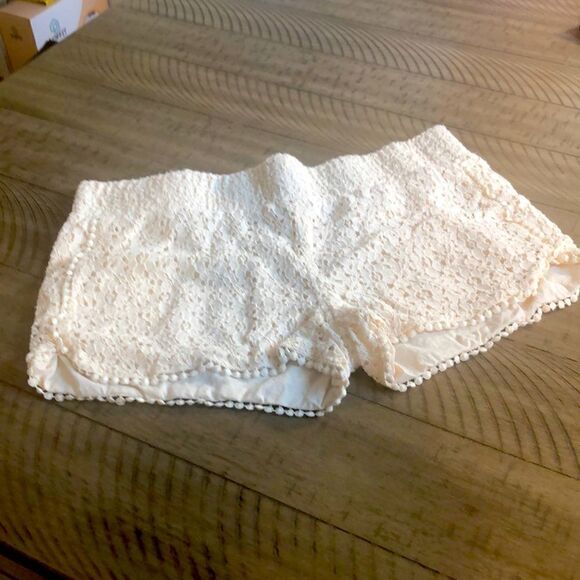 Soft Cream Lace Over Lining Shorts for Summer or Vacation! Pom Pom Hem 32… - Picture 3 of 17